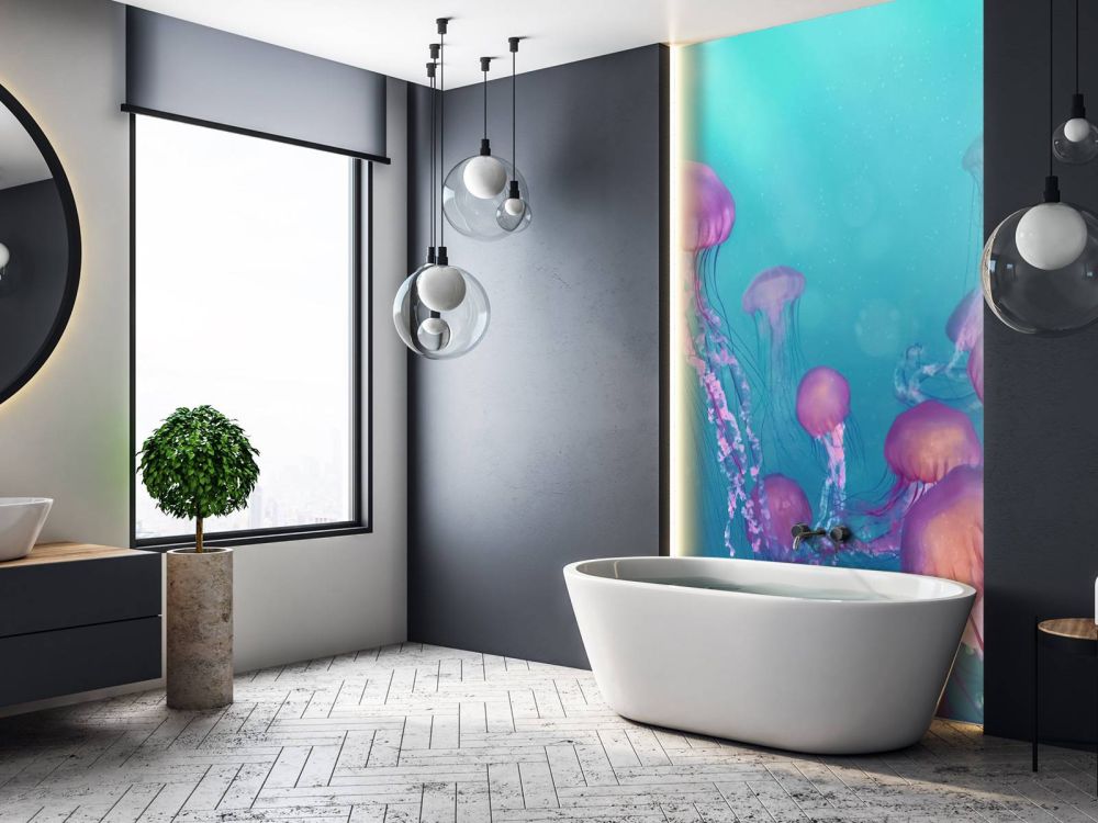 Roze kwallen in blauwe zee