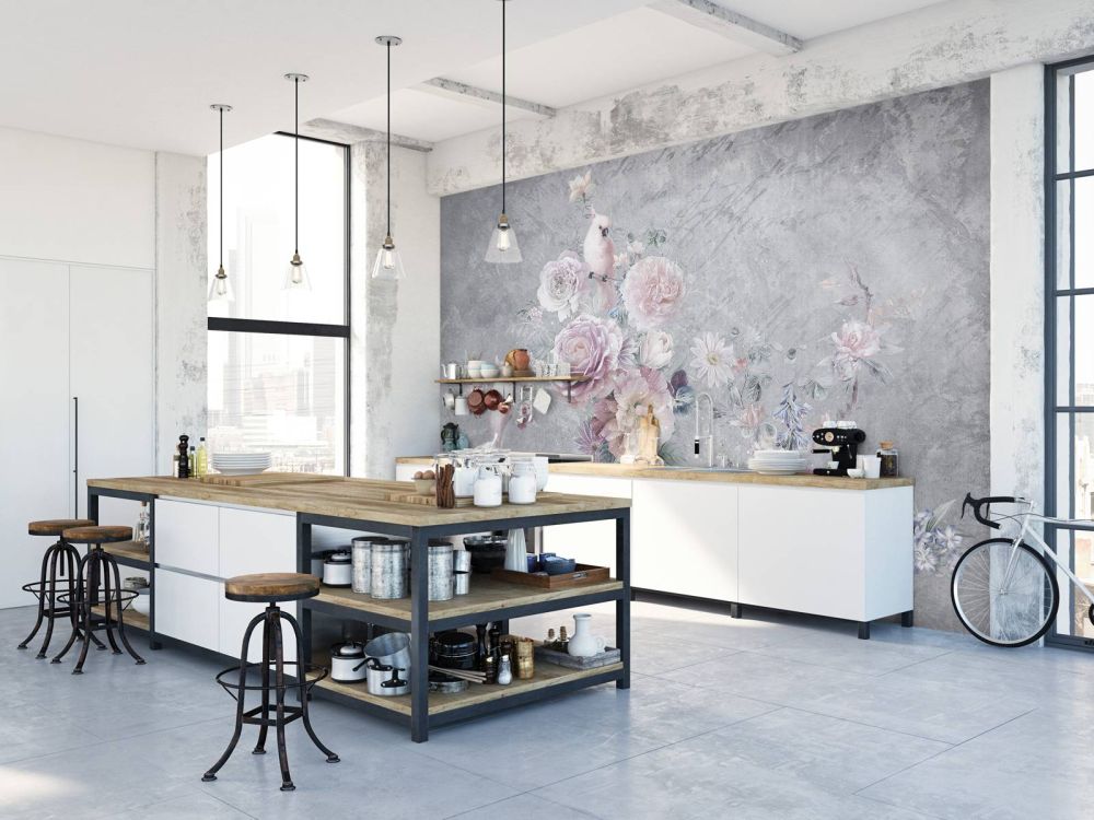 Papegaaien tussen bloemen