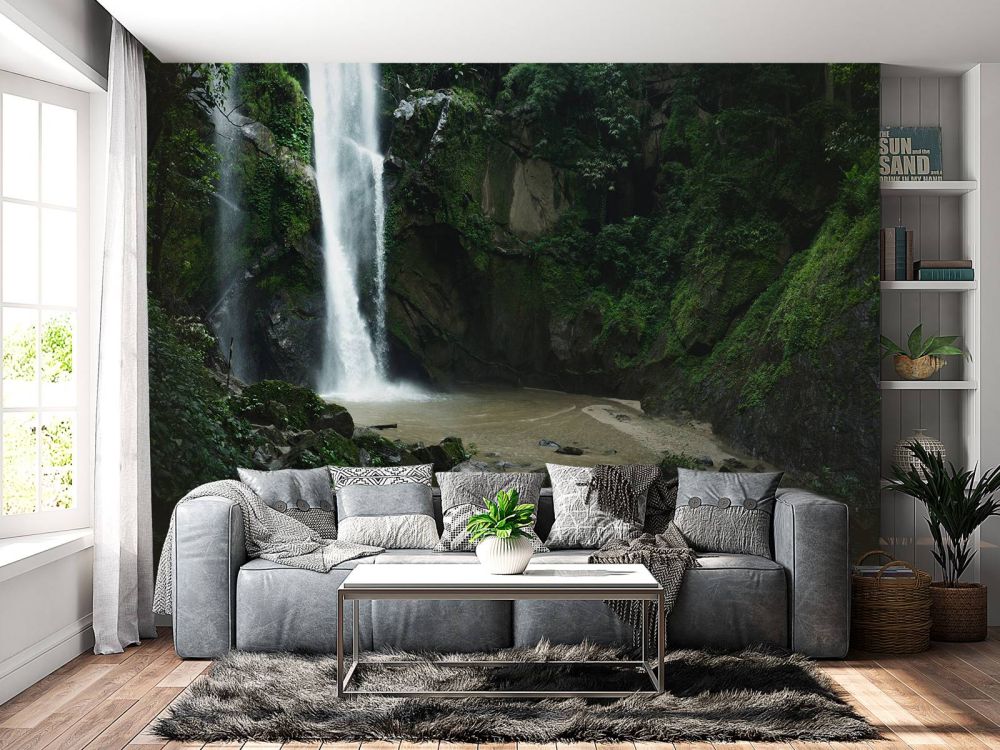 Waterval in diep bos