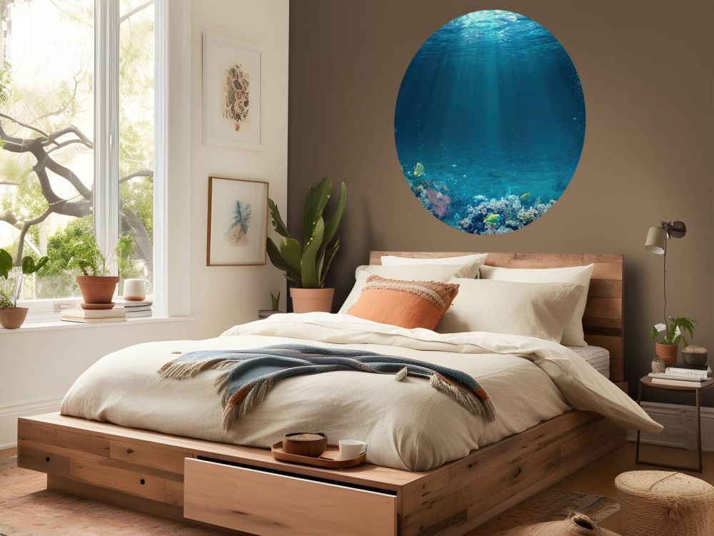 Zonnestralen door het water