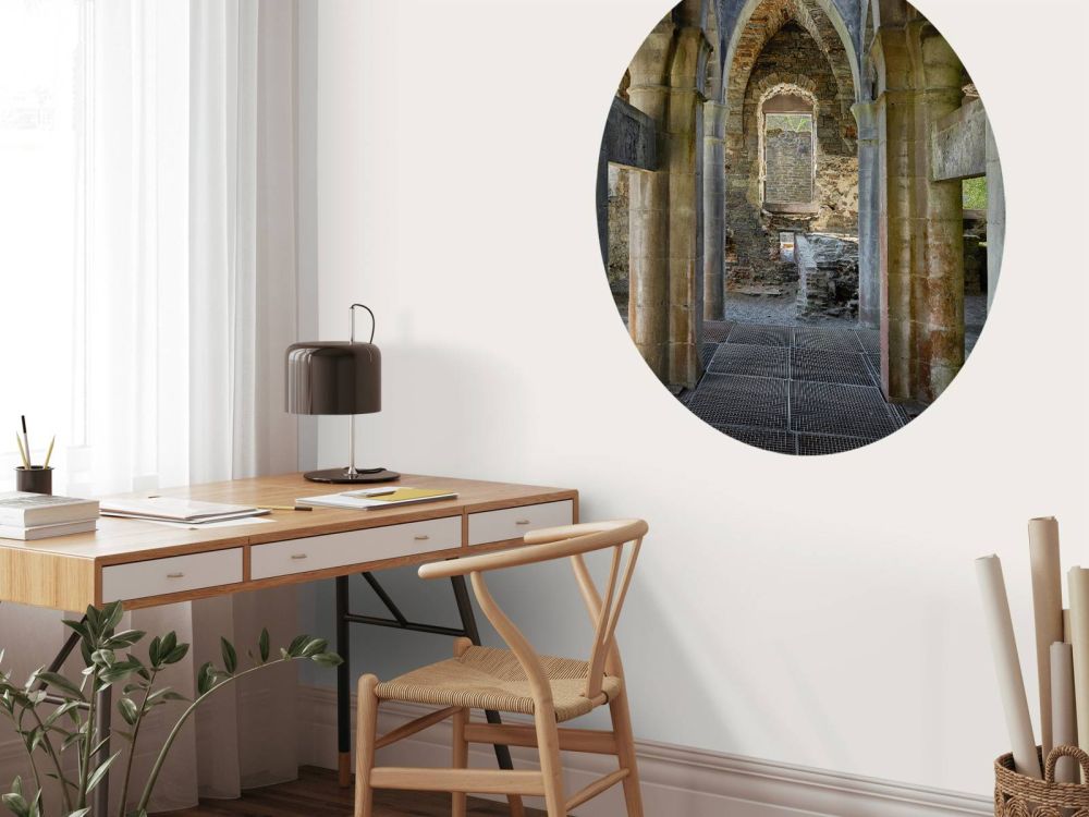 Verlaten gebouw met bogen