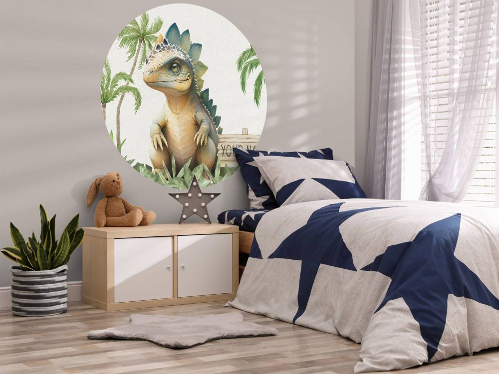 Baby stegosaurus in de jungle