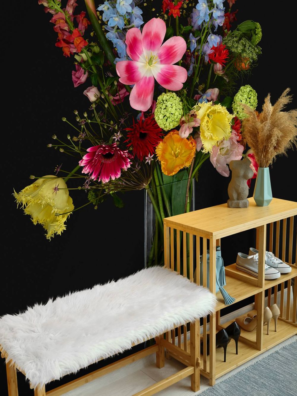 Boeket bloemen in glazen vaas